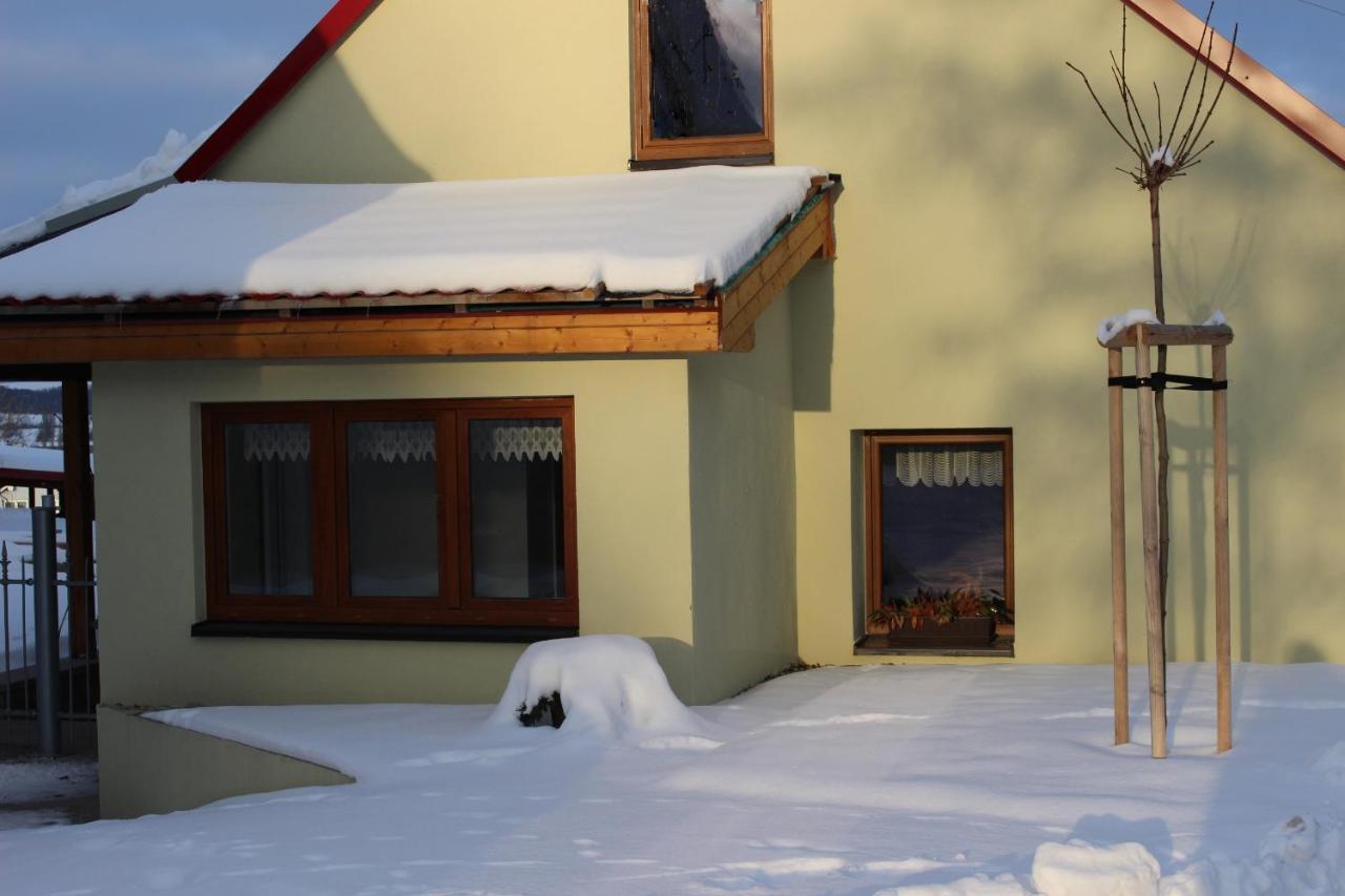 Bendovsky Dvur Bed & Breakfast Dusniky Екстериор снимка