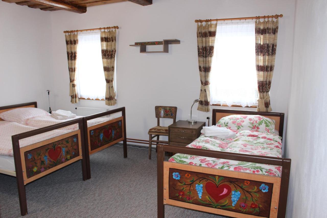 Bendovsky Dvur Bed & Breakfast Dusniky Екстериор снимка