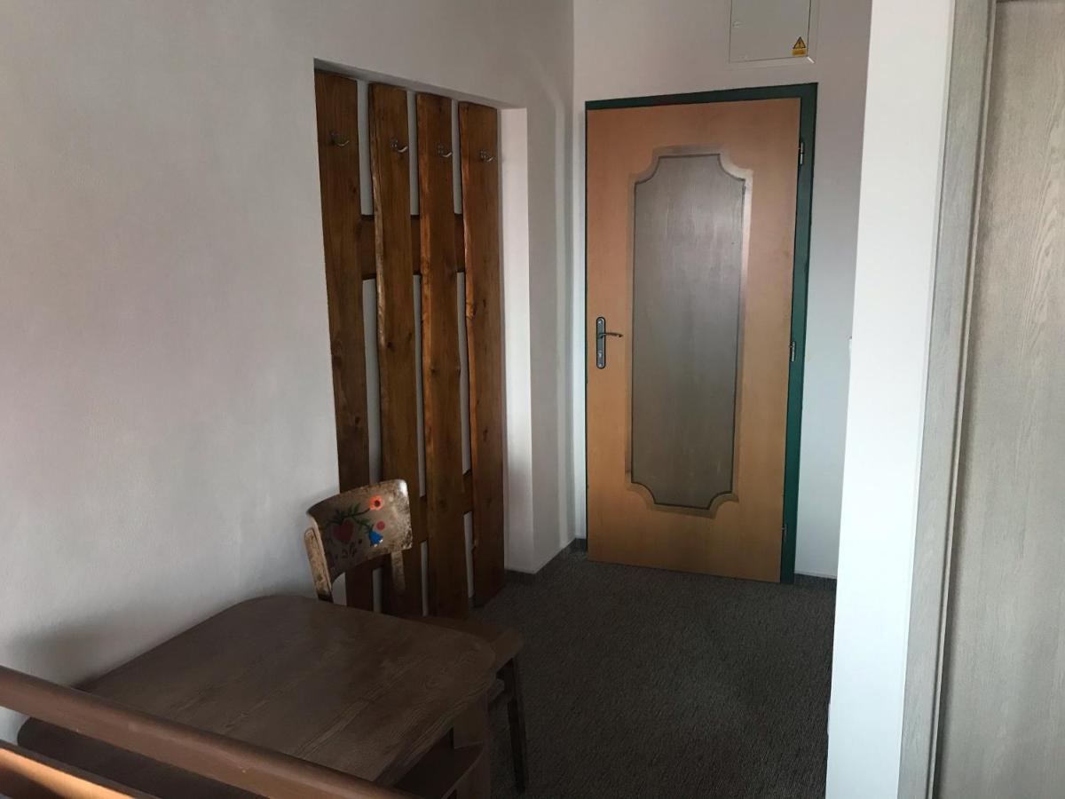 Bendovsky Dvur Bed & Breakfast Dusniky Екстериор снимка
