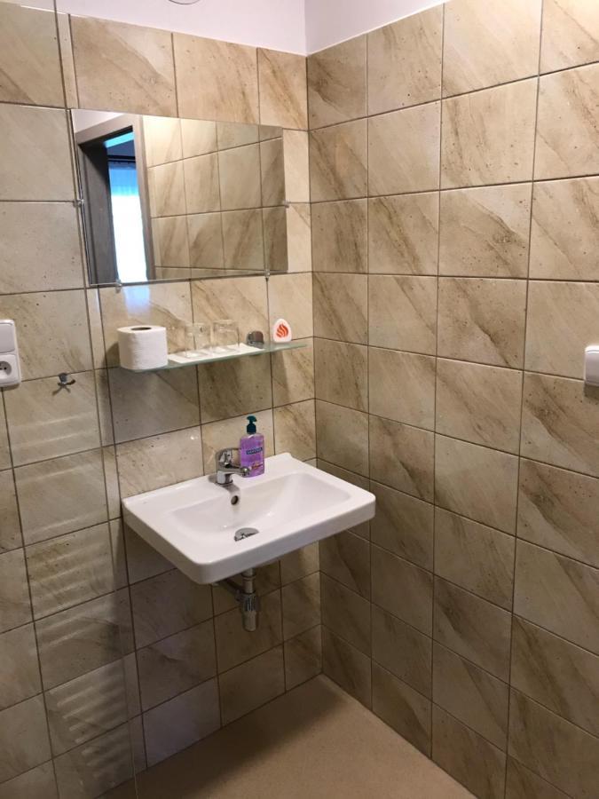 Bendovsky Dvur Bed & Breakfast Dusniky Екстериор снимка